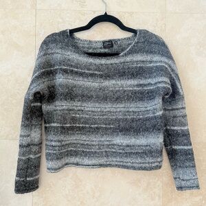 Zen Cashmere Fuzzy Sweater Womens Medium Gray Cropped Knit Cozy